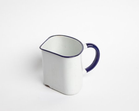 Jug in Enamel 